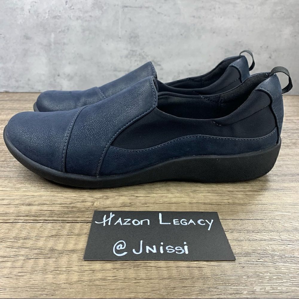 ‎Cloudsteppers By Clarks~Women’s~Navy Blue~Slip On Shoes~Size 8.5M